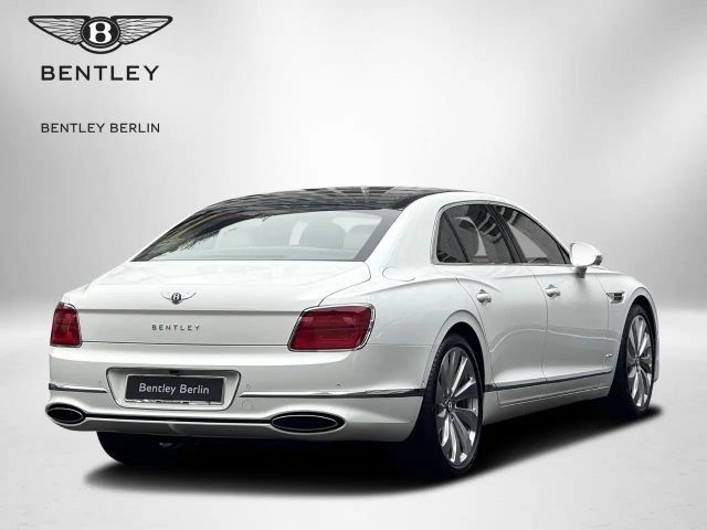 Bentley Flying Spur Hybrid V8