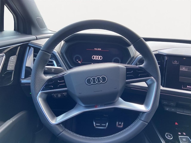 Audi Q4 e-tron Compact 45 e-tron Audi Q4 e-tron