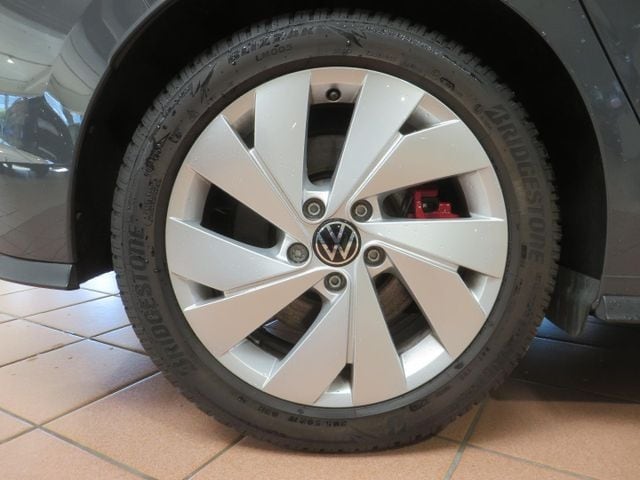 Volkswagen Golf 2.0 TSI DSG Golf VIII