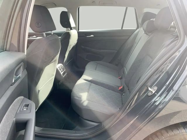 Volkswagen Golf Life Variant