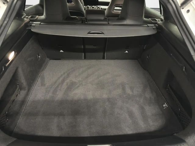 Mercedes-Benz CLA 200 AMG Line Shooting Brake