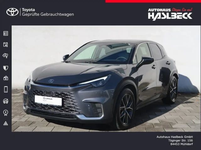 Lexus LBX E-Four Emotion