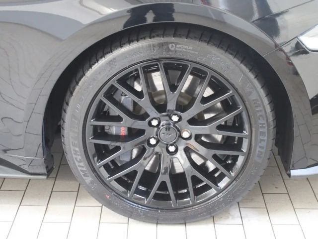 Ford Mustang Fastback GT 5.0 V8