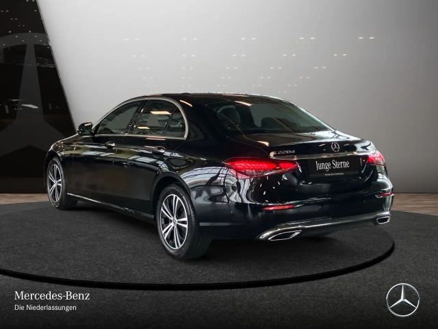 Mercedes-Benz E 220 AVANTGARDE E 220 d Sedan