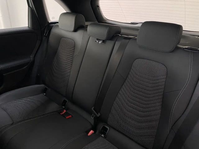 Mercedes-Benz B 200 Progressive Sedan