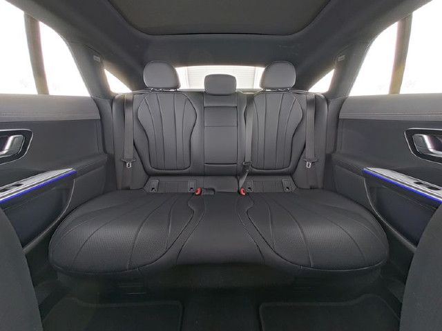 Mercedes-Benz EQE 300 Sedan