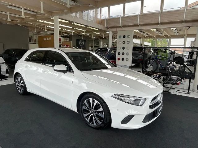 Mercedes-Benz A 180 A 180 d