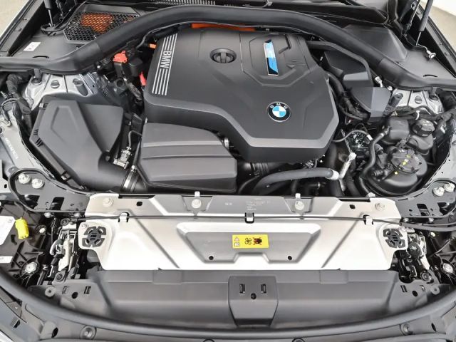 BMW 330 330e xDrive