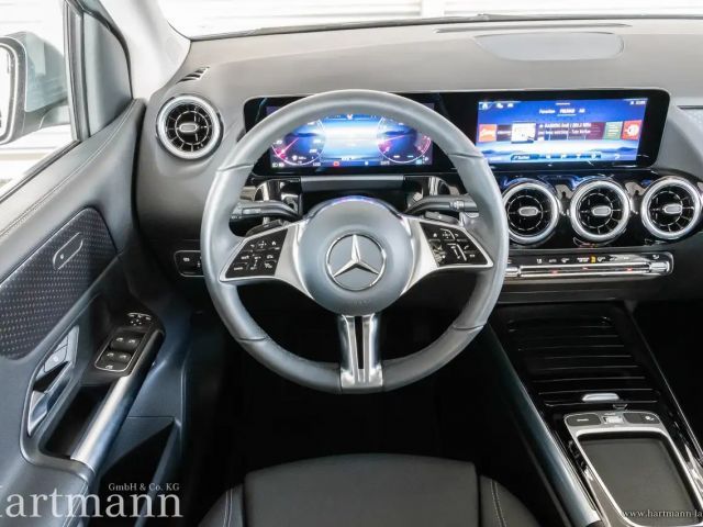 Mercedes-Benz B 180 B 180 Progressvie Advanced Digital Display LED