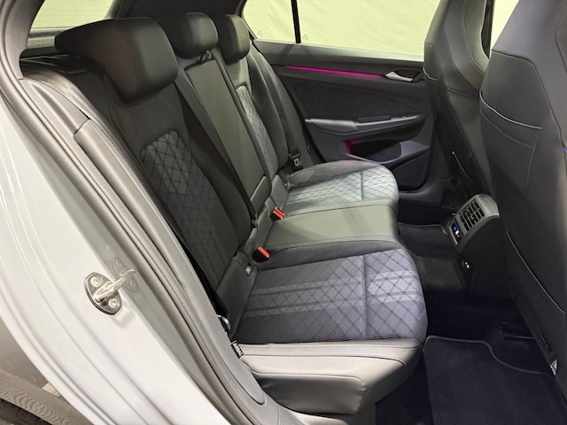 Volkswagen Golf 1.5 eTSI DSG R-Line