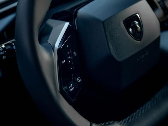 Peugeot 3008 MHEV | 136 PK AT | Pano dak | 360° Camera | Nav...