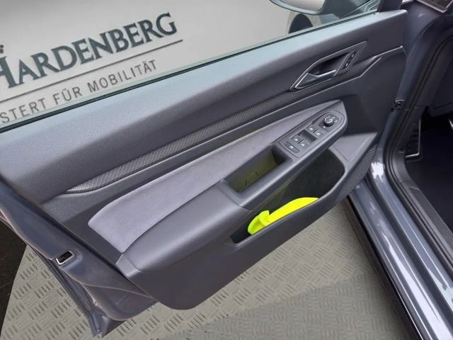 Volkswagen Golf 1.5 TSI R-Line Variant