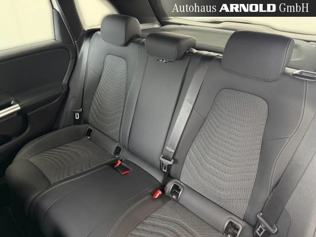 Mercedes-Benz B 200 Progressive Sedan