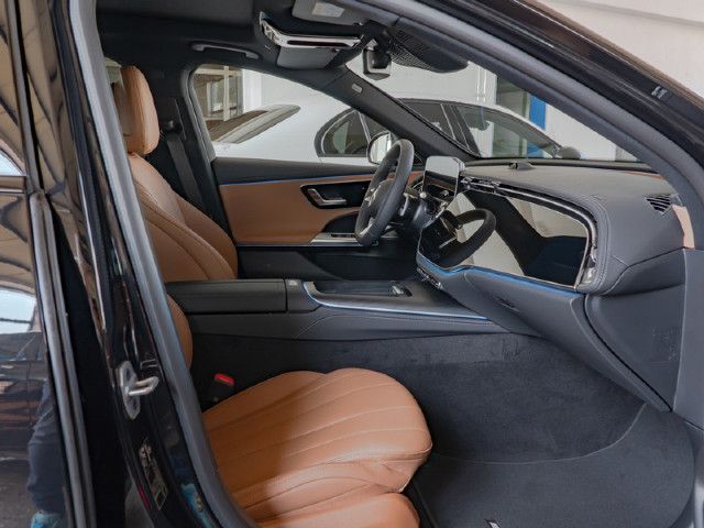 Mercedes-Benz E 200 4MATIC Sedan