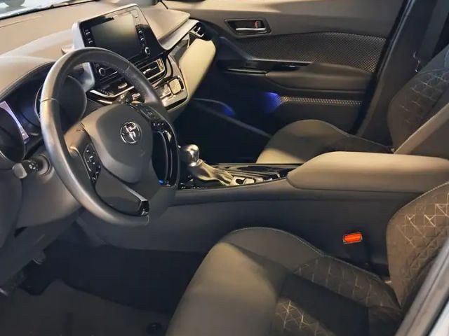 Toyota C-HR Hybride Team D