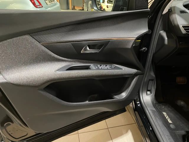 Peugeot 5008 EAT8 PureTech