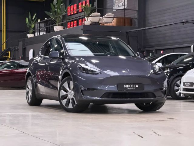 Tesla Model Y AWD Long Range