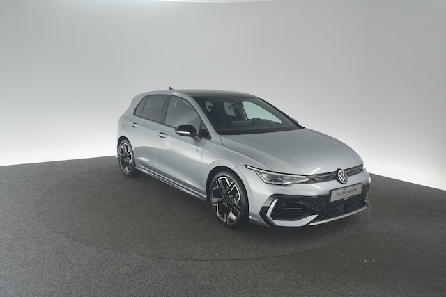 Volkswagen Golf 1.5 eTSI DSG Golf VIII R-Line