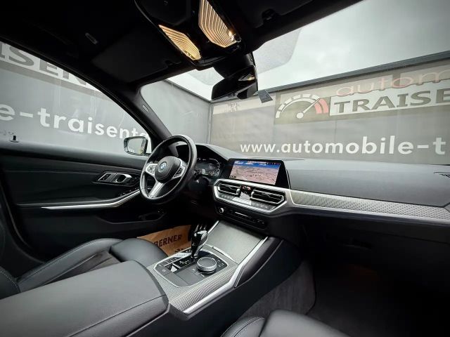 BMW 330 330e M-Sport xDrive