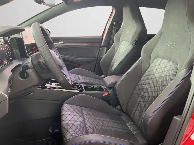 Volkswagen Golf 1.5 TSI DSG R-Line