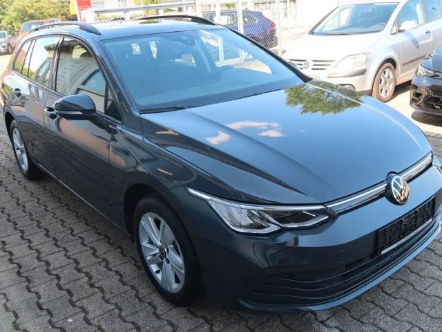 Volkswagen Golf Life Variant