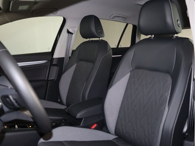 Volkswagen Golf 1.5 eTSI DSG Golf VIII Variant