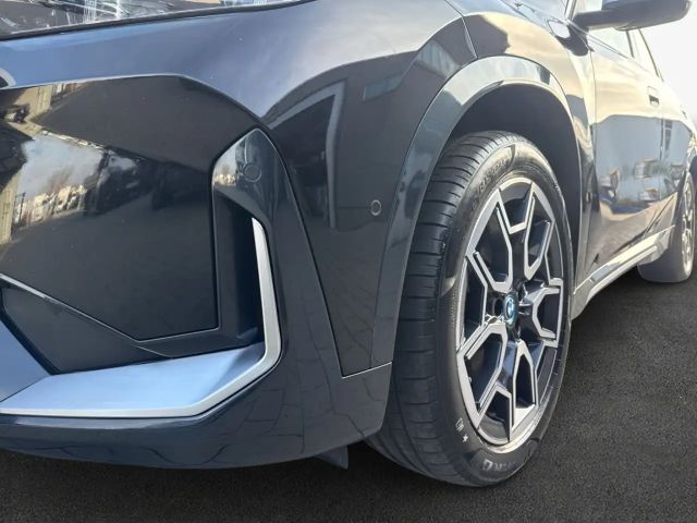 BMW iX1 xDrive30