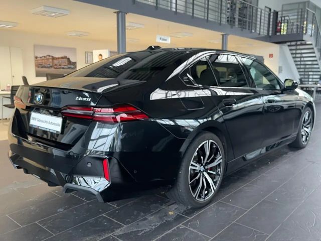 BMW 520 520i M-Sport Sedan