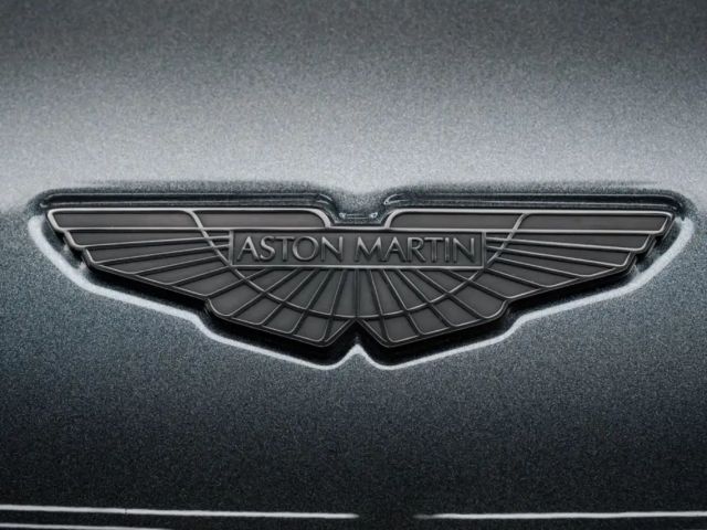 Aston Martin DBS 770 Ultimate Volante 1 OF 199/CARBON/BUCKET