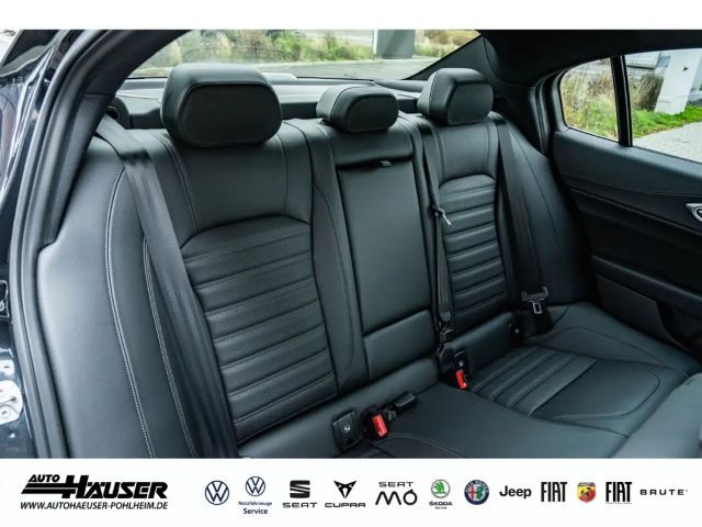 Alfa Romeo Giulia AT8 Q4 Turbo Veloce