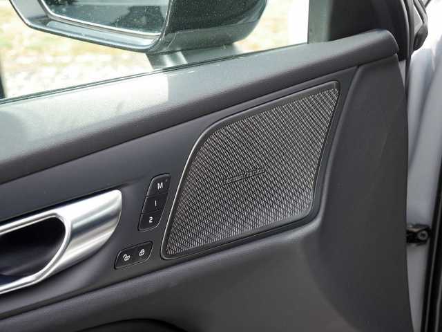 Volvo V60 AWD Plus T6