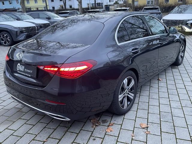 Mercedes-Benz C 200 Sedan