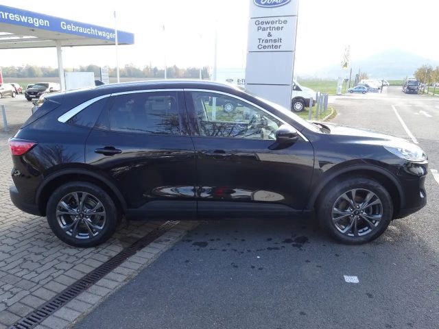 Ford Kuga AWD Hybrid Titanium X