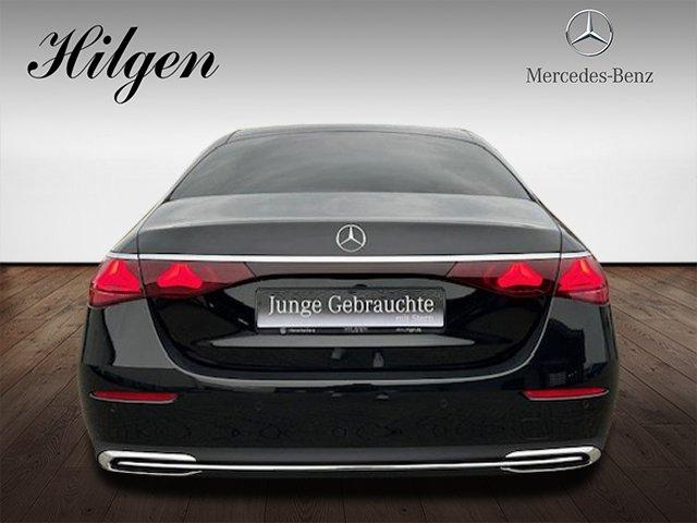 Mercedes-Benz E 200 AVANTGARDE Sedan