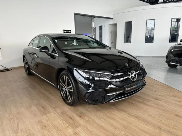 Mercedes-Benz EQE 300 Electric Art Sedan