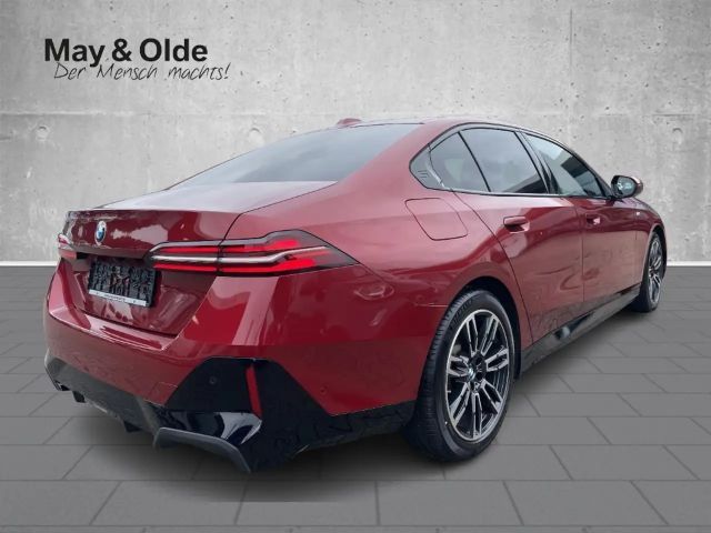 BMW 520 520i M-Sport Sedan