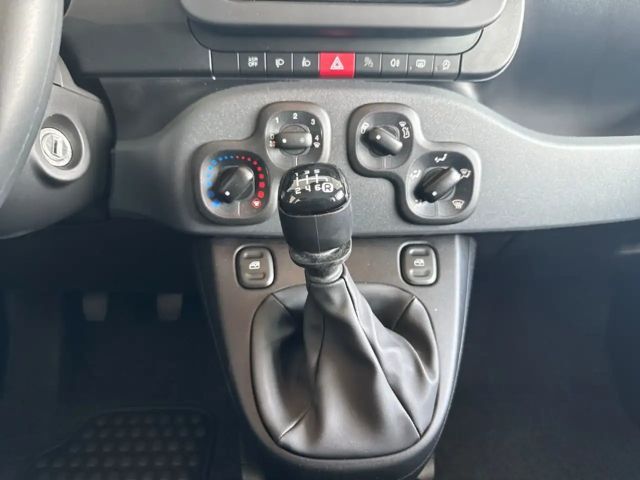 Fiat Panda DAB Spurhalteass. Verkehrszeichenerk. Notbremsass.