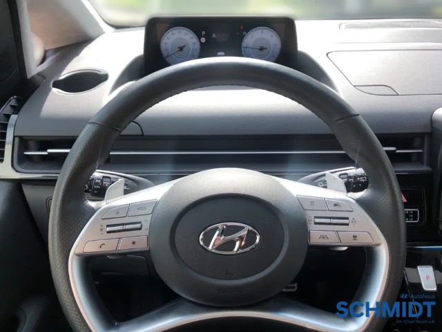 Hyundai Staria Signature