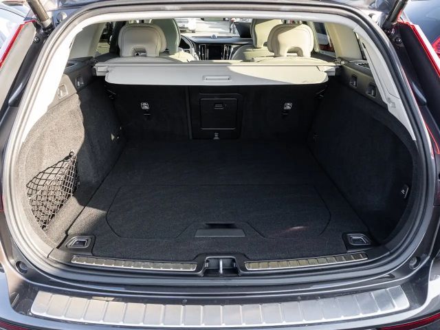 Volvo V60 Cross Country AWD Ultimate