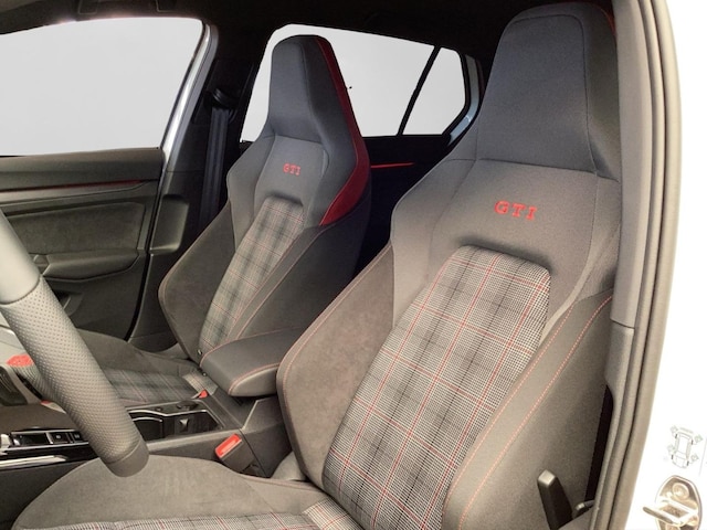 Volkswagen Golf DSG GTI Style