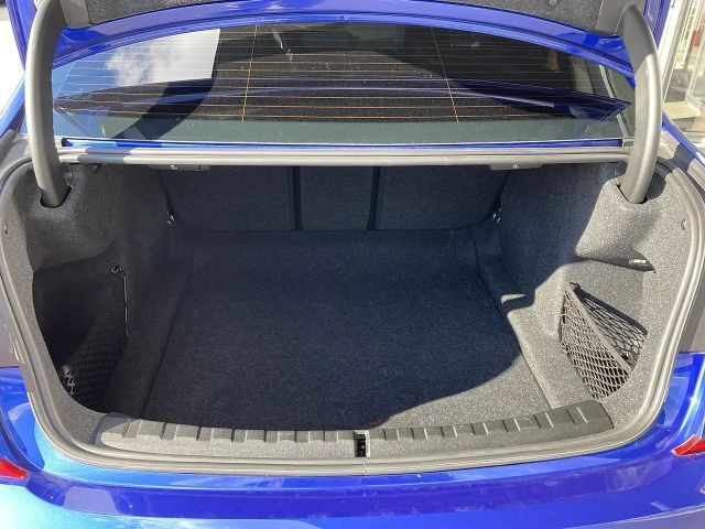 BMW 320 320d M-Sport Sedan