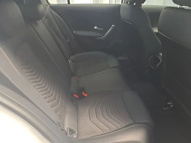 Mercedes-Benz A 180 Hatchback Progressive