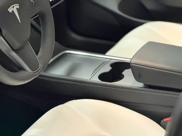 Tesla Model 3 Long Range