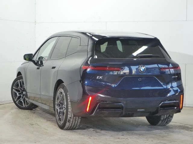 BMW iX xDrive60