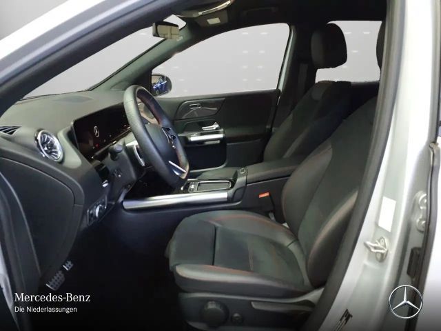 Mercedes-Benz B 200 AMG Line Sedan