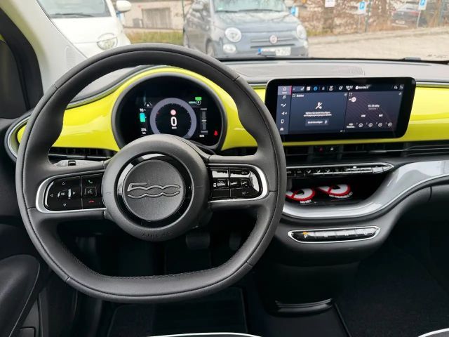 Fiat 500e Komfort-Paket Kamera SHZ PDC Klima