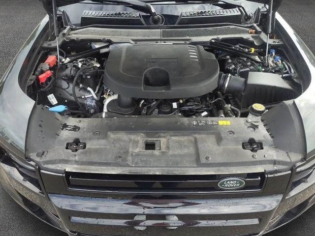 Land Rover Defender 110 D300