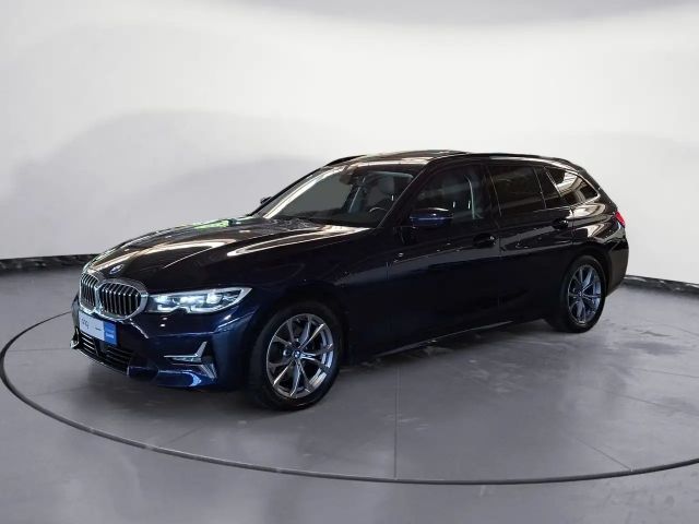 BMW 320 320d Luxury Line Touring xDrive