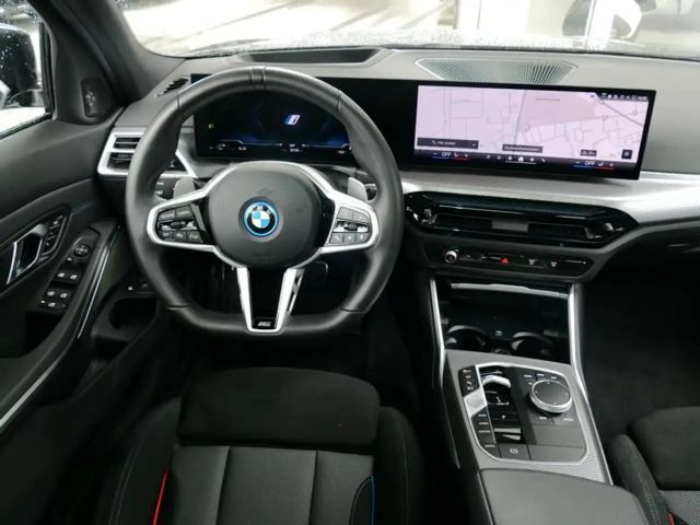 BMW 330 330e M-Sport Touring xDrive