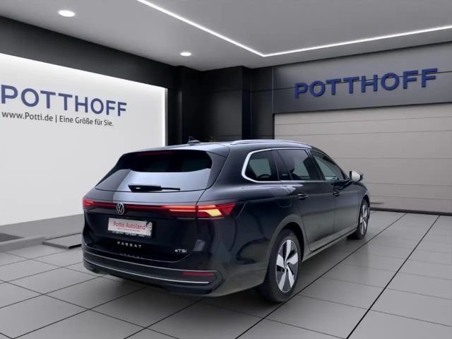 Volkswagen Passat 1.5 eTSI Business DSG Variant